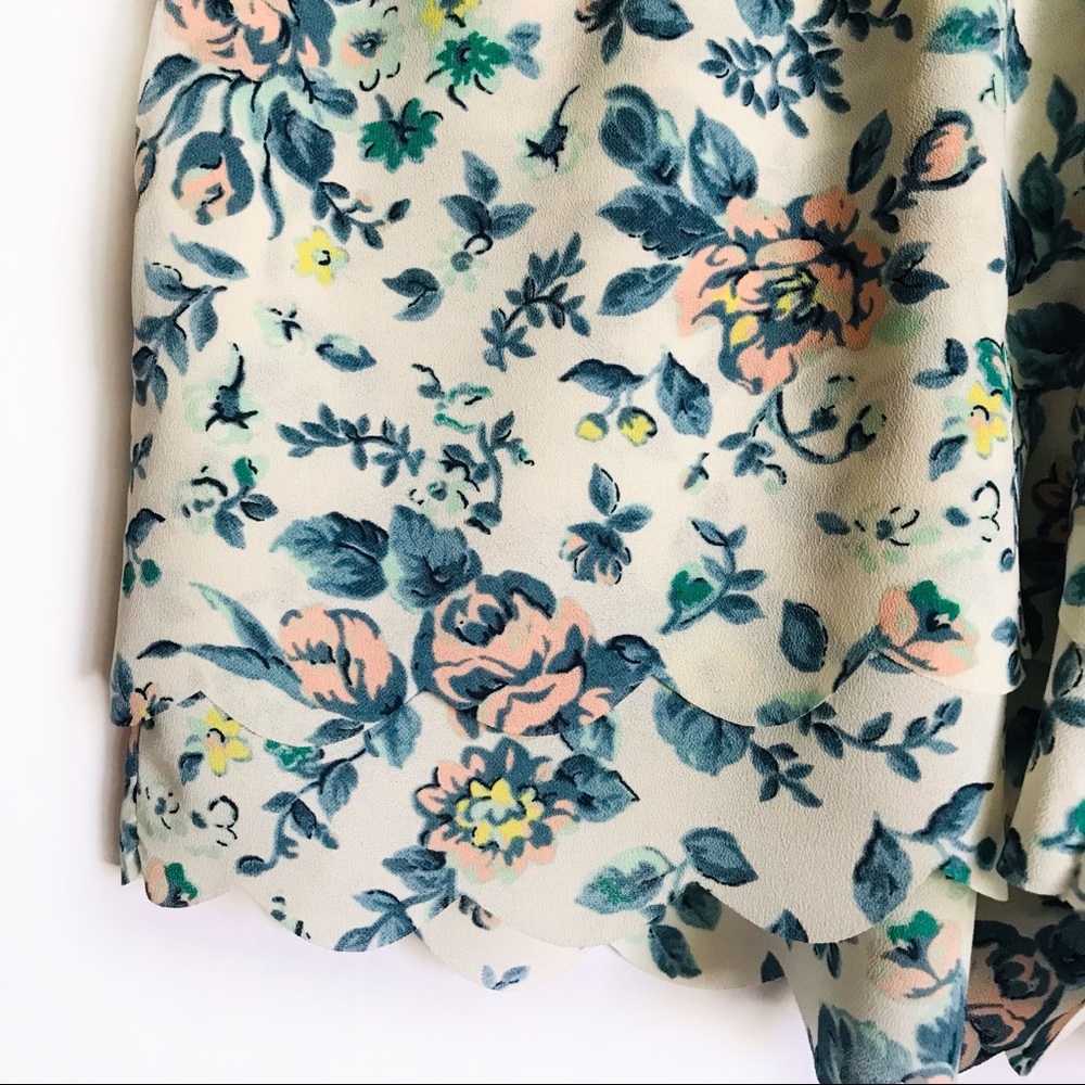 E BY ELOISE Floral Scalloped Hem Shorts Cream/Blue/Peach - Picture 6 of 12
